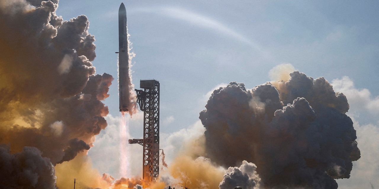 Exclusive | SpaceX IPO Draws At Least $5 Billion Order from BlackRock - WSJ
