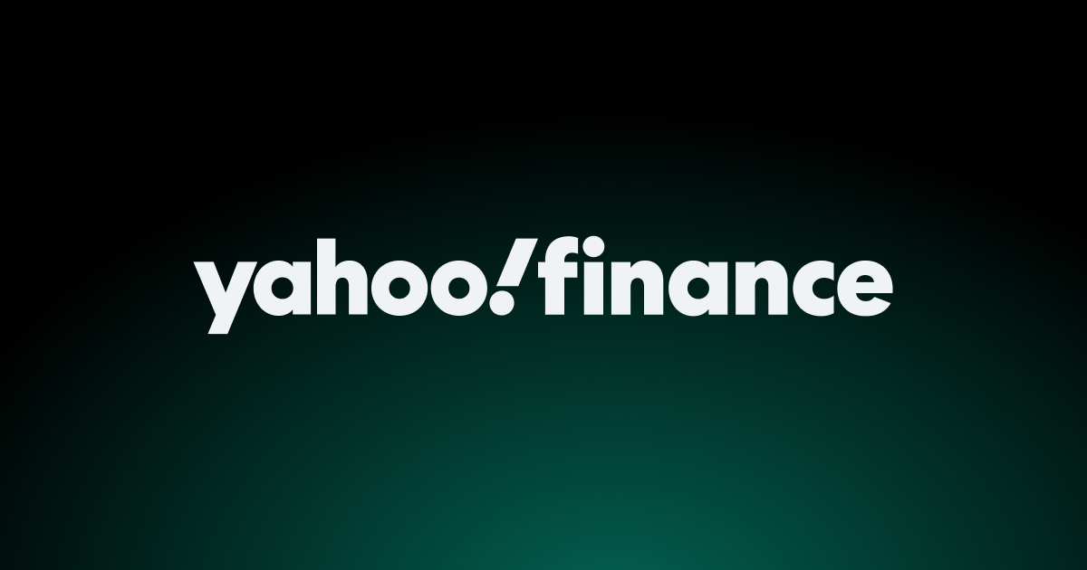 Salesforce Gives Lukewarm Outlook That Fuels Disruption Fear - Yahoo Finance